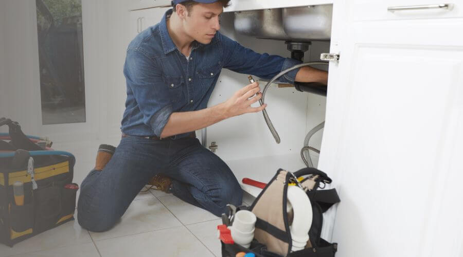 Local water heater installation in Riverton, IL